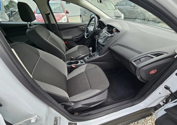 Ford Focus cena 23900 przebieg: 156000, rok produkcji 2014 z Piwniczna-Zdrój małe 379